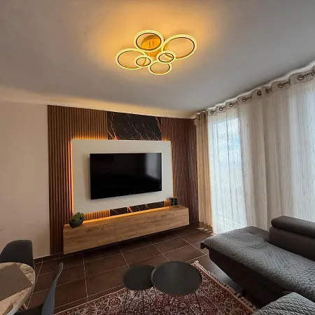 Luxury In Center Krujë