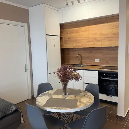 Luxury In Center Appartement Krujë